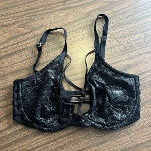Victoria’s Secret 32DD Very Sexy Black Unlined Plunge Bra